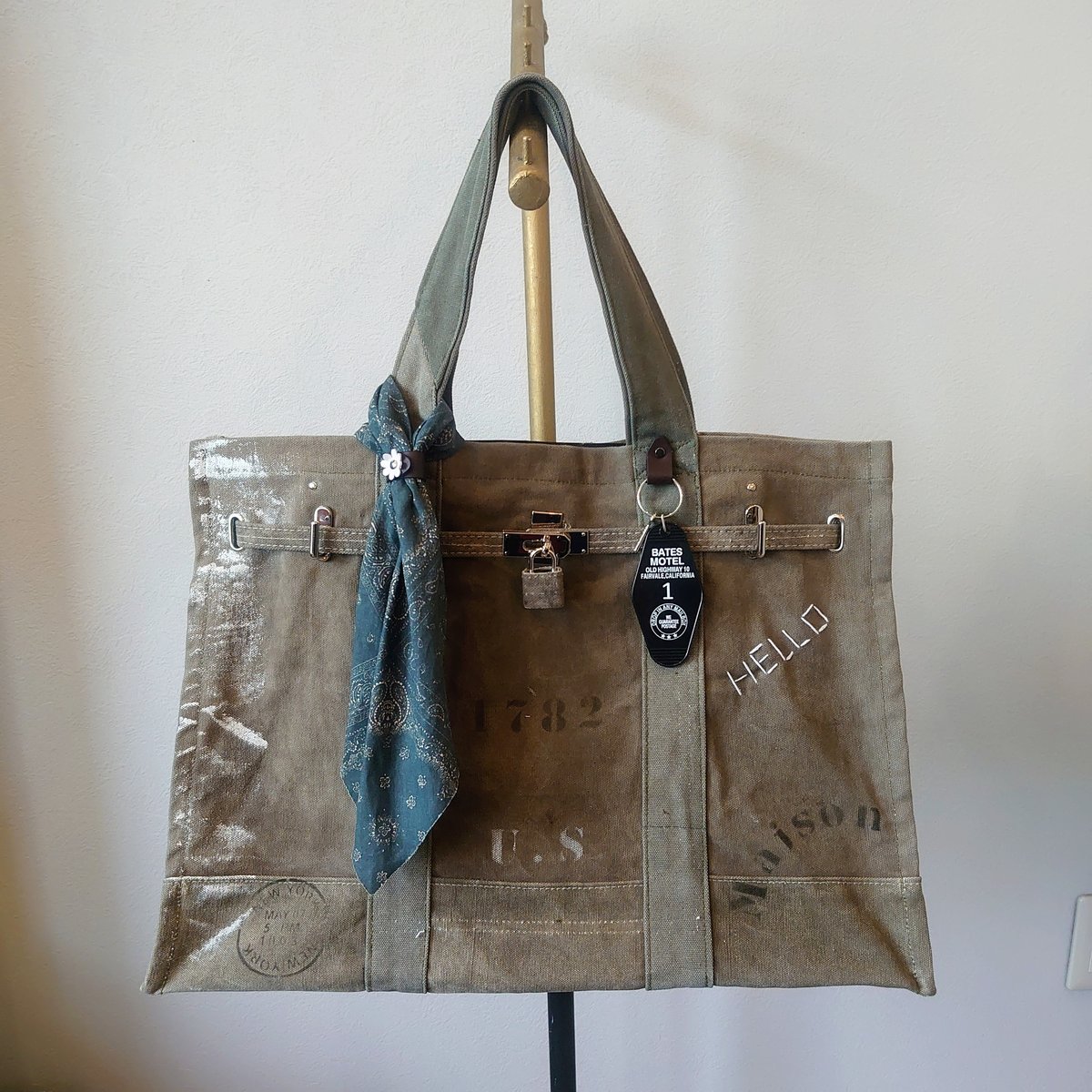 オリーブグリーン キャンバス トートバッグ　ミリタリー　再構築 オリーブグリーン キャンバス トートバッグ ミリタリー 再構築