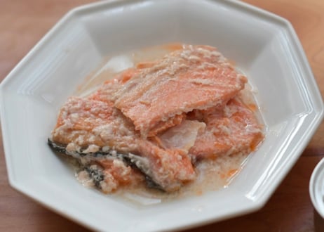 《日本のみのり》銀鮭中骨缶