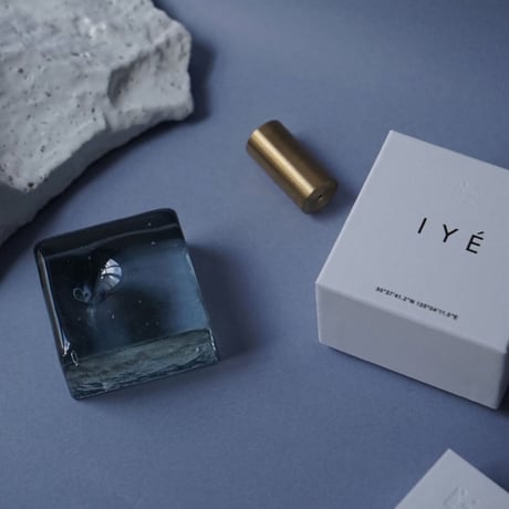 IYÉ reborn square