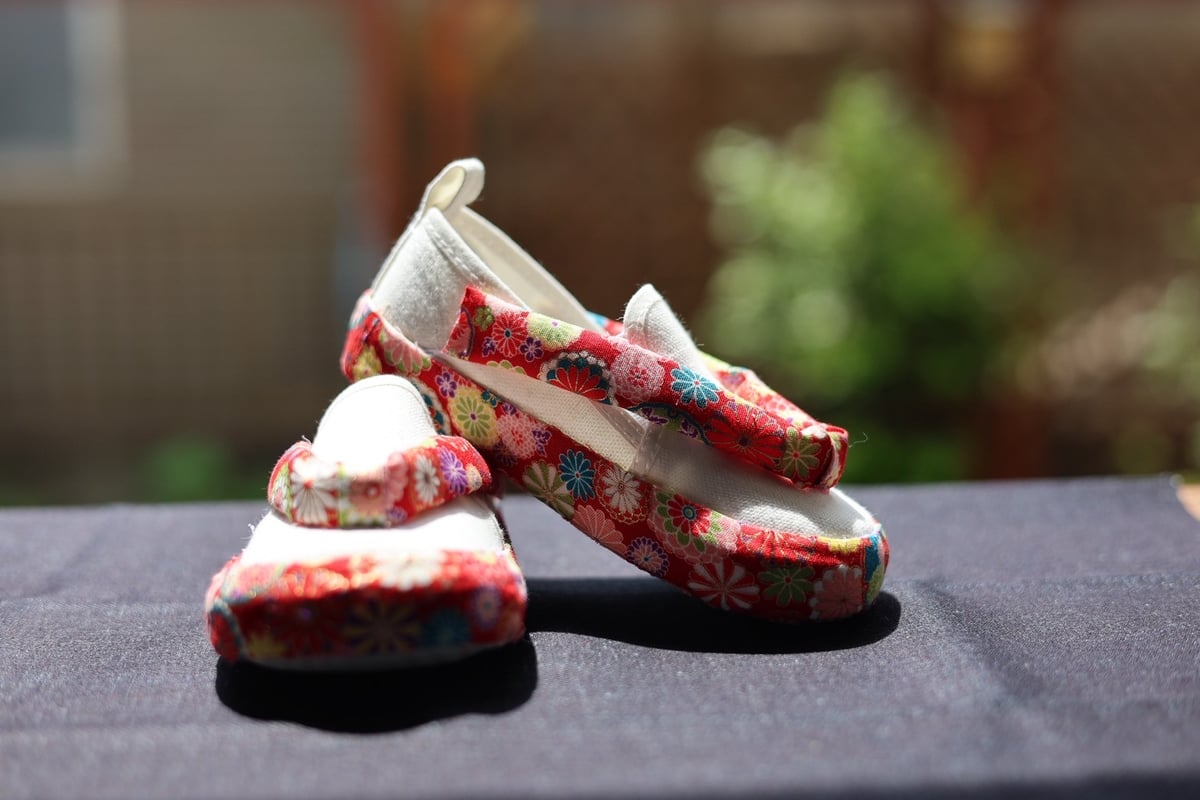 七五三　三越百貨店の上品な草履　鈴付き　２足セット 七五三 三越百貨店の上品な草履 鈴付き 2足セット 七五三 三越百貨店