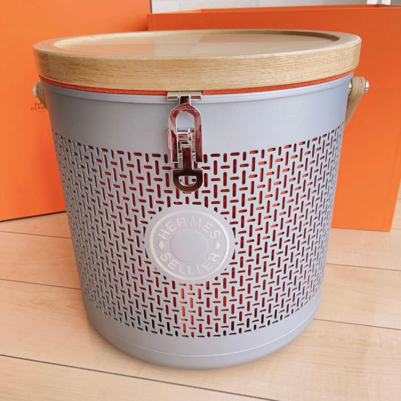 エルメス サドルボックス カルーセルミニアルミニウム 馬具缶 HERMES エルメス サドルボックス カルーセル ミニ | エルメス専門店