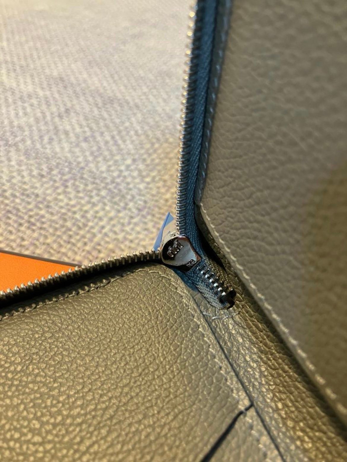 HERMES エルメス ジップアンゴーⅡ シェーヌダンクル | エルメス専門店