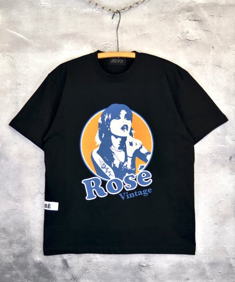 ROSÉ VINTAGE [TEE-BLACK] LipStick Girl