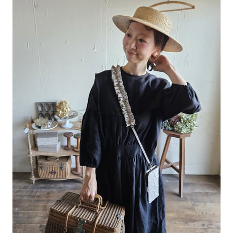 【Kinari natural】キナリナチュラル ハナビラフリルのスマホショルダー Hanabira frill smart phone accessory