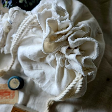 《即納》【Ecru White】モノグラム刺繍マシュマロバッグ エクリュホワイト embroidery mashumallow bag pouch マシュマロ巾着 マシュマロポーチ