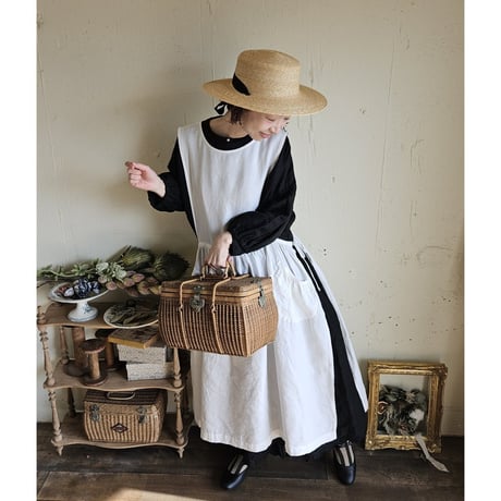 【Ecru White 】フレンチリネン サイドリボンのエプロンワンピース