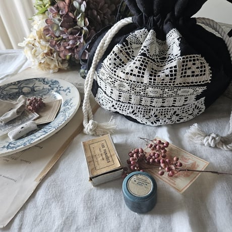 《即納》【French black】フレンチブラック Antique lace mashumallow pouch アンティークレースのマシュマロ巾着 マシュマロポーチ ポシェット