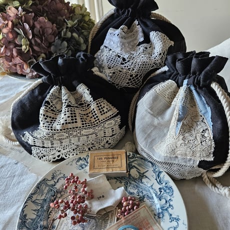 《即納》【French black】フレンチブラック Antique lace mashumallow pouch アンティークレースのマシュマロ巾着 マシュマロポーチ ポシェット