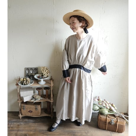 《即納》【kinari × Black】キナリ×ブラック bicollar cuffs gather onepice バイカラーカフスギャザーワンピース