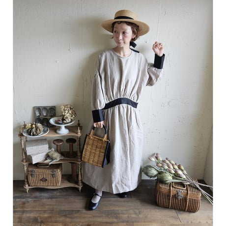 《即納》【kinari × Black】キナリ×ブラック bicollar cuffs gather onepice バイカラーカフスギャザーワンピース