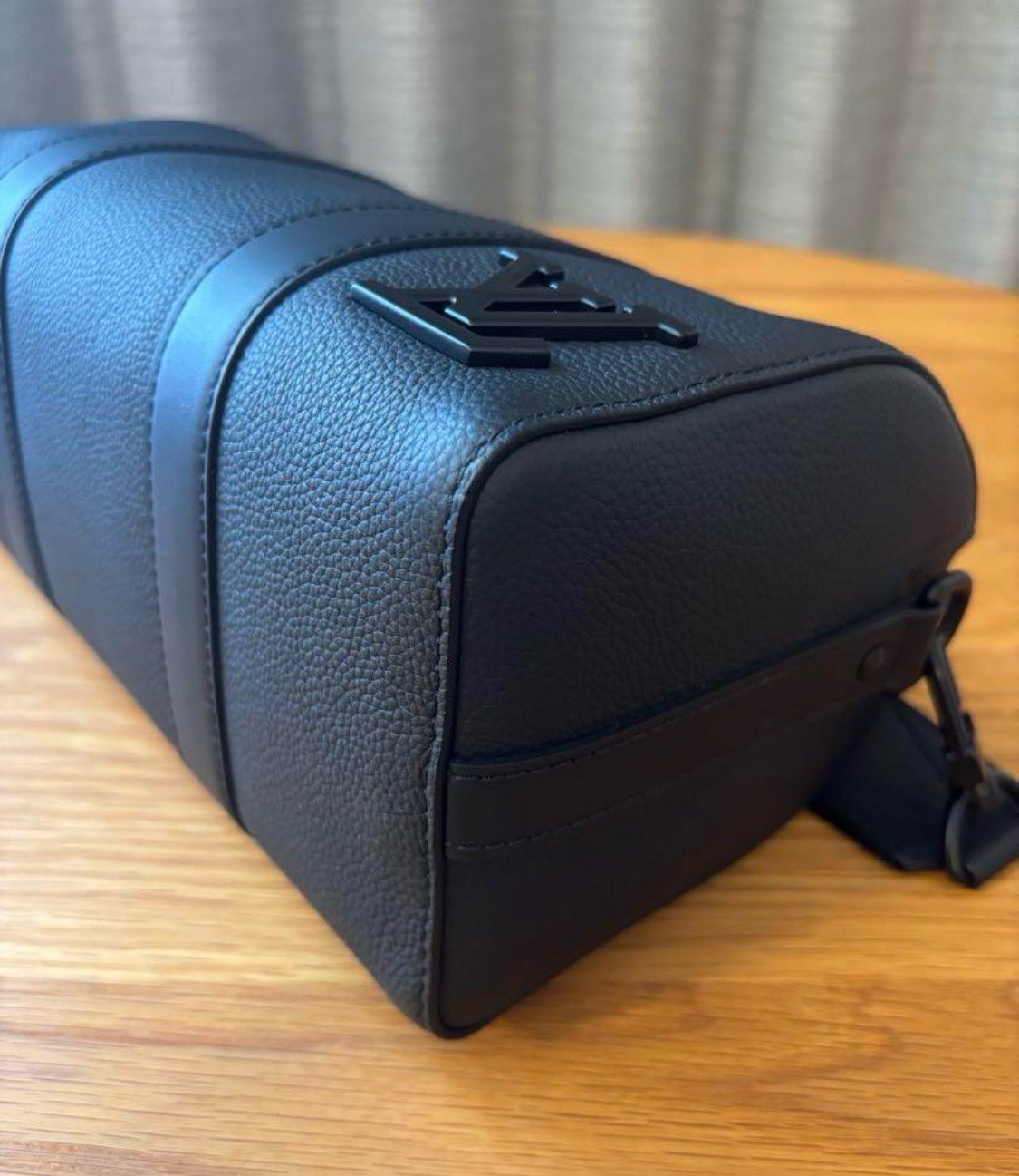 LOUIS VUITTON ルイヴィトン シティ キーポル アエログラム | ルイ