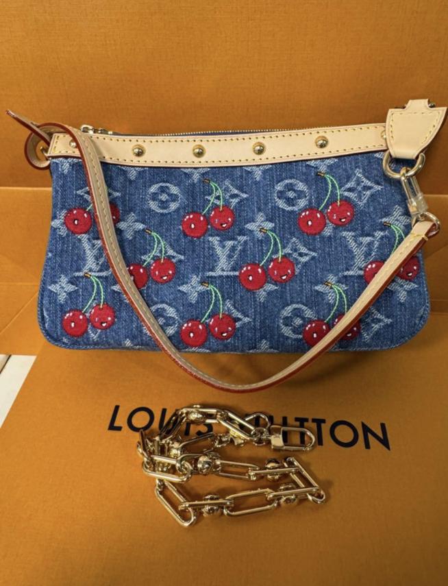 未使用に近い，ルイヴィトン 村上隆限定品アクセソワール M48615 薔薇 LOUIS VUITTON - 極美品､ルイヴィトン 村上隆限定品アクセソワール