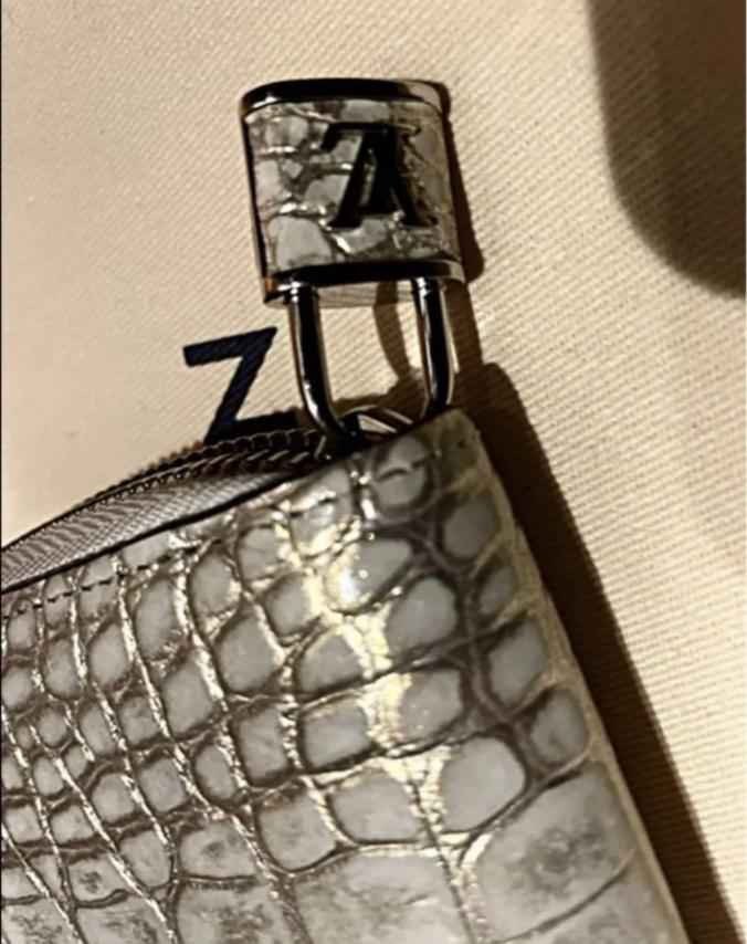 LOUIS VUITTON ルイヴィトン アリゲーター クロコダイル ラウンド