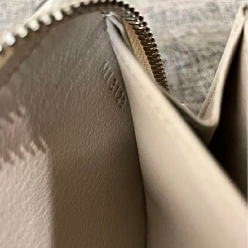 LOUIS VUITTON ラウンドファスナー クロコダイル 中古・古着通販】LOUIS VUITTON (ルイ ヴィトン) クロコダイルマット