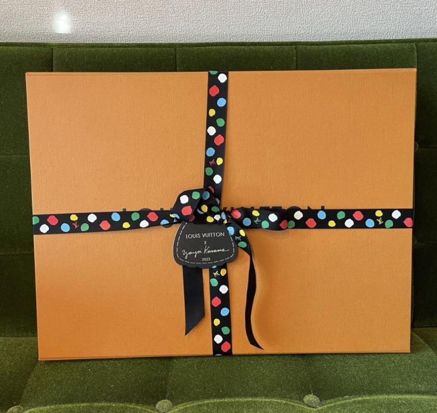 LOUIS VUITTON ルイヴィトン × 草間彌生コラボ モノグラム カーゴ