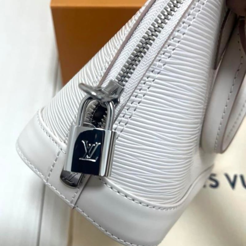 LOUIS VUITTON ルイヴィトン アルマBB エピクオーツ | ルイヴィトン