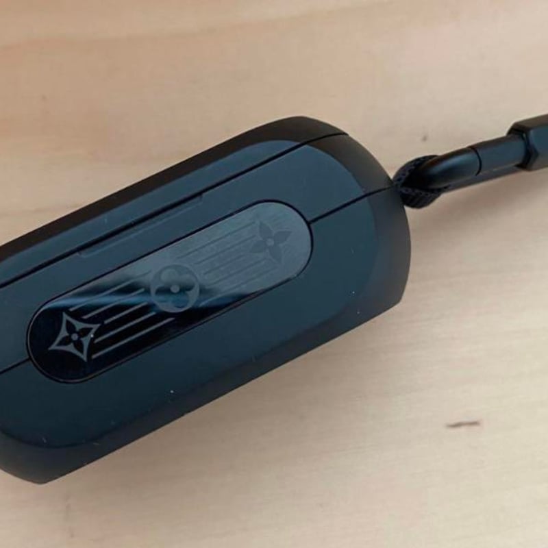 お値引き✨未使用‼️】LOUIS VUITTON ホライゾン イヤホン ピンク LOUIS VUITTON (ルイ ヴィトン) ワイヤレスイヤホン ピンク