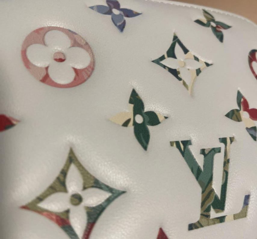 LOUIS VUITTON ルイヴィトン 長財布 ジッピーウォレット LV ガーデン