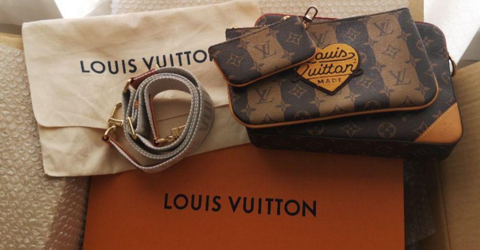LOUIS VUITTON ルイヴィトン NIGOコラボ トリオ・メッセンジャー