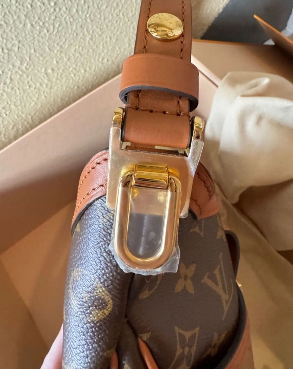LOUIS VUITTON ルイヴィトン ホーボー・ドーフィーヌ PM ショルダー 