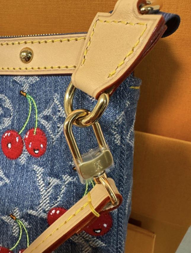 ゆうヴィトン♡ポシェット LOUIS VUITTON（ルイ・ヴィトン） 並行輸入 ショルダーバッグ ルイ