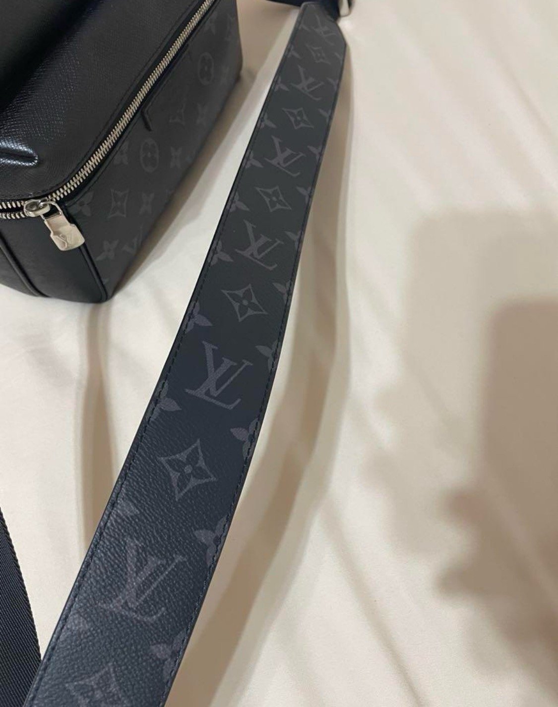 LOUIS VUITTON ルイヴィトン アウトドア・メッセンジャーバッグ | ルイ