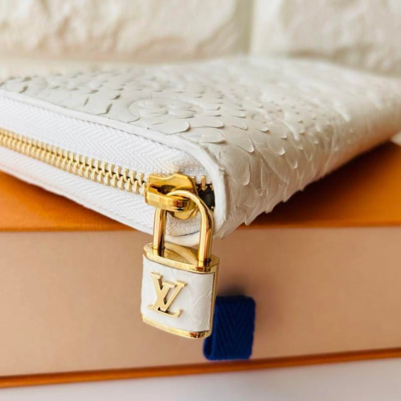 LOUIS VUITTON ルイヴィトン 長財布 ホワイト パイソンパドロック