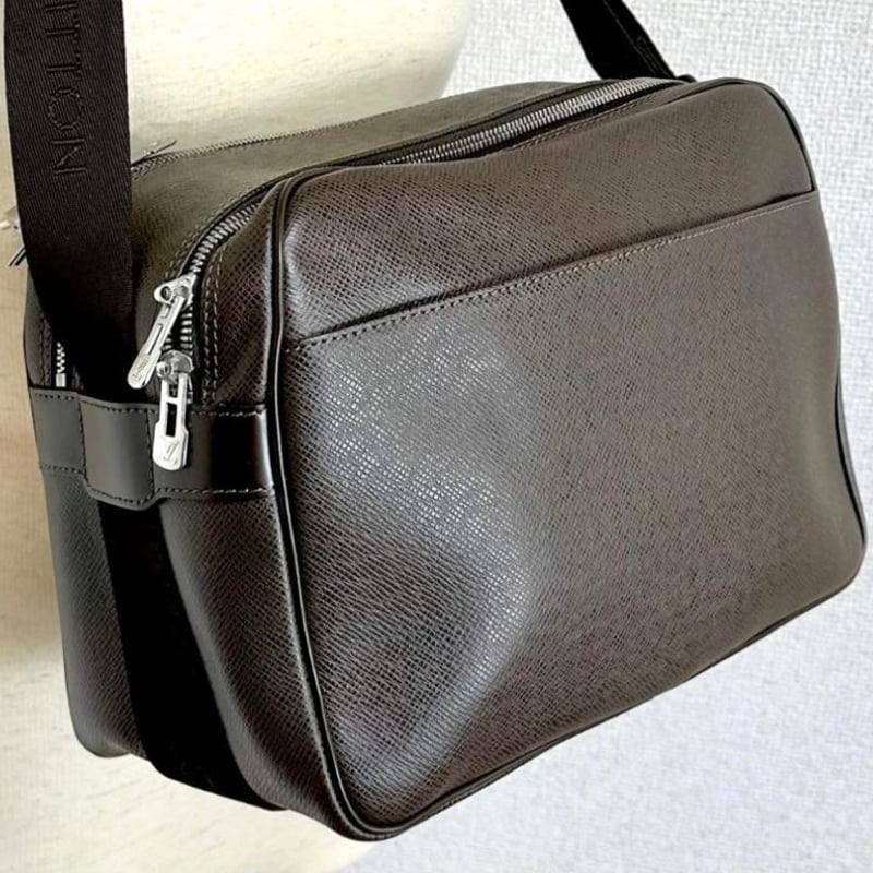 VUITTON タイガ リポーター LOUIS VUITTON ルイヴィトン タイガ リポーター ショルダーバッグ