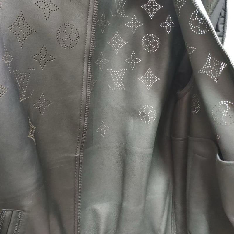 LOUIS VUITTON ルイヴィトン モノグラム パンチングレザーブルゾン