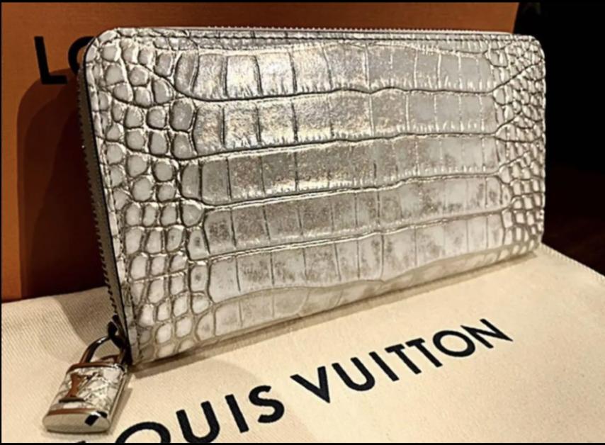 未使用　LOUISVUITTON ルイヴィトン　クロコダイルアリゲーター 長財布 LOUIS VUITTON（ルイ・ヴィトン） 超豪華 クロコダイル アリゲーター