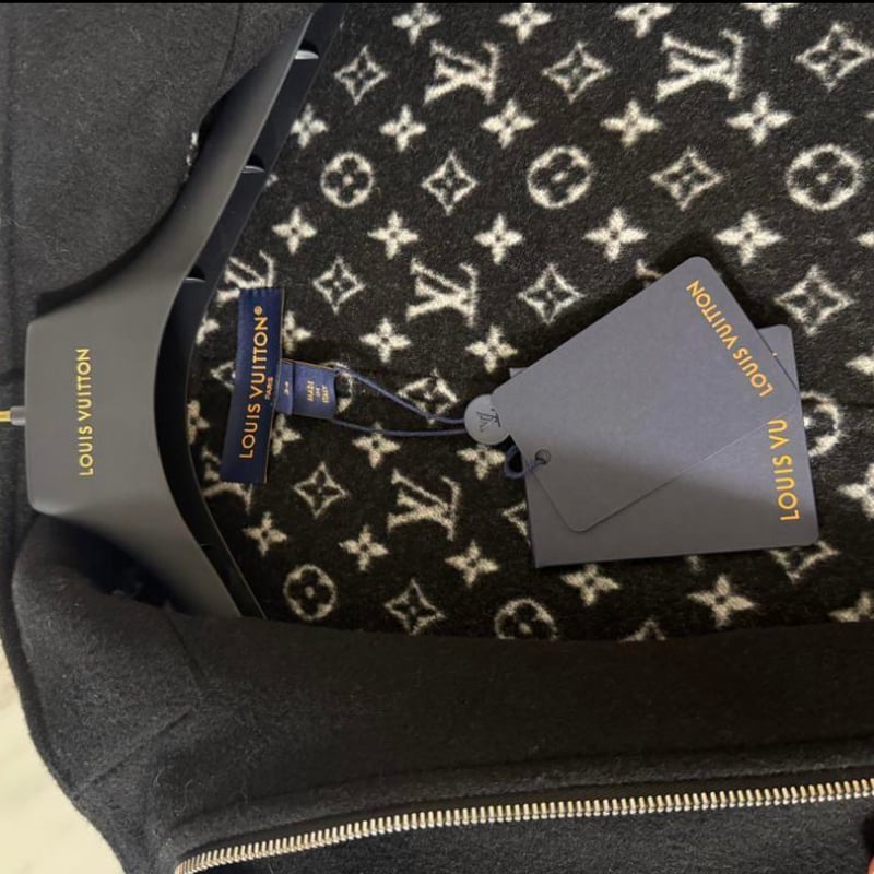 LOUIS VUITTON ルイヴィトン ダブルフェイスバットウィングスリーブ