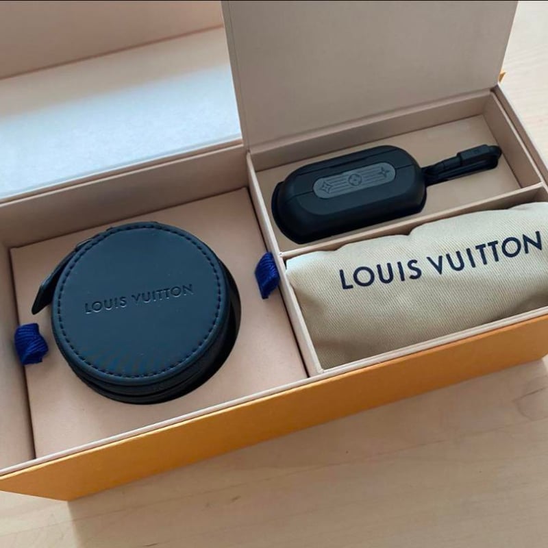 未使用！ルイヴィトン ホライゾン イヤホン ピンク ルイ・ヴィトン ホライゾン ライト・アップ イヤホン ピンク