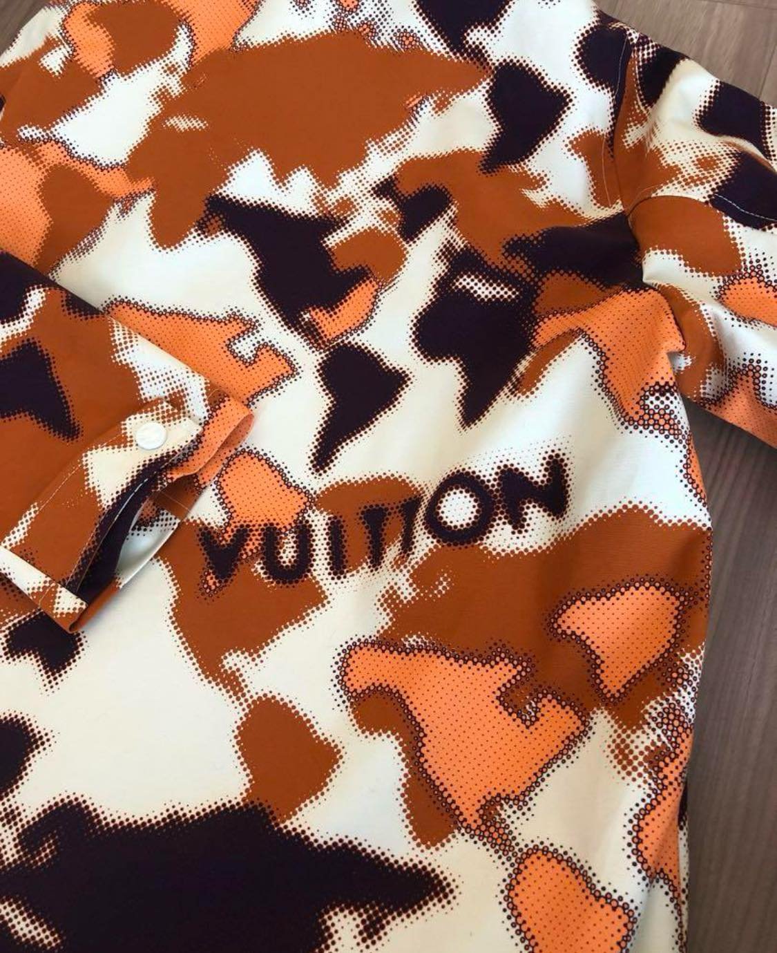 LOUIS VUITTON ルイヴィトン 迷彩フード付き マウンテンパーカー