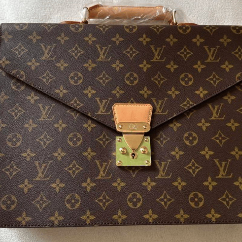 LOUIS VUITTON ルイヴィトン モノグラムコンセイエ ビジネス