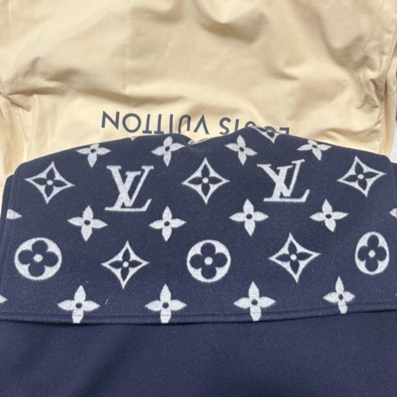 LOUIS VUITTON ルイヴィトン フーデッドラップコート | ルイヴィトン