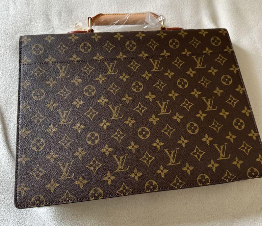 LOUIS VUITTON ルイヴィトン モノグラムコンセイエ ビジネスバッグ