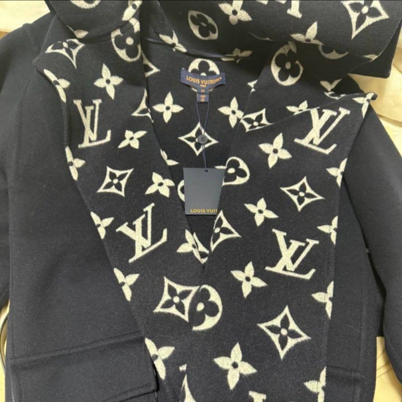 LOUIS VUITTON ルイヴィトン フーデッドラップコート | ルイヴィトン