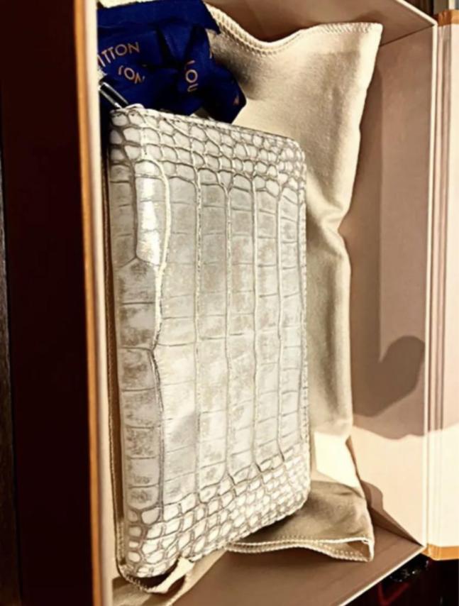 LOUIS VUITTON ルイヴィトン アリゲーター クロコダイル ラウンド