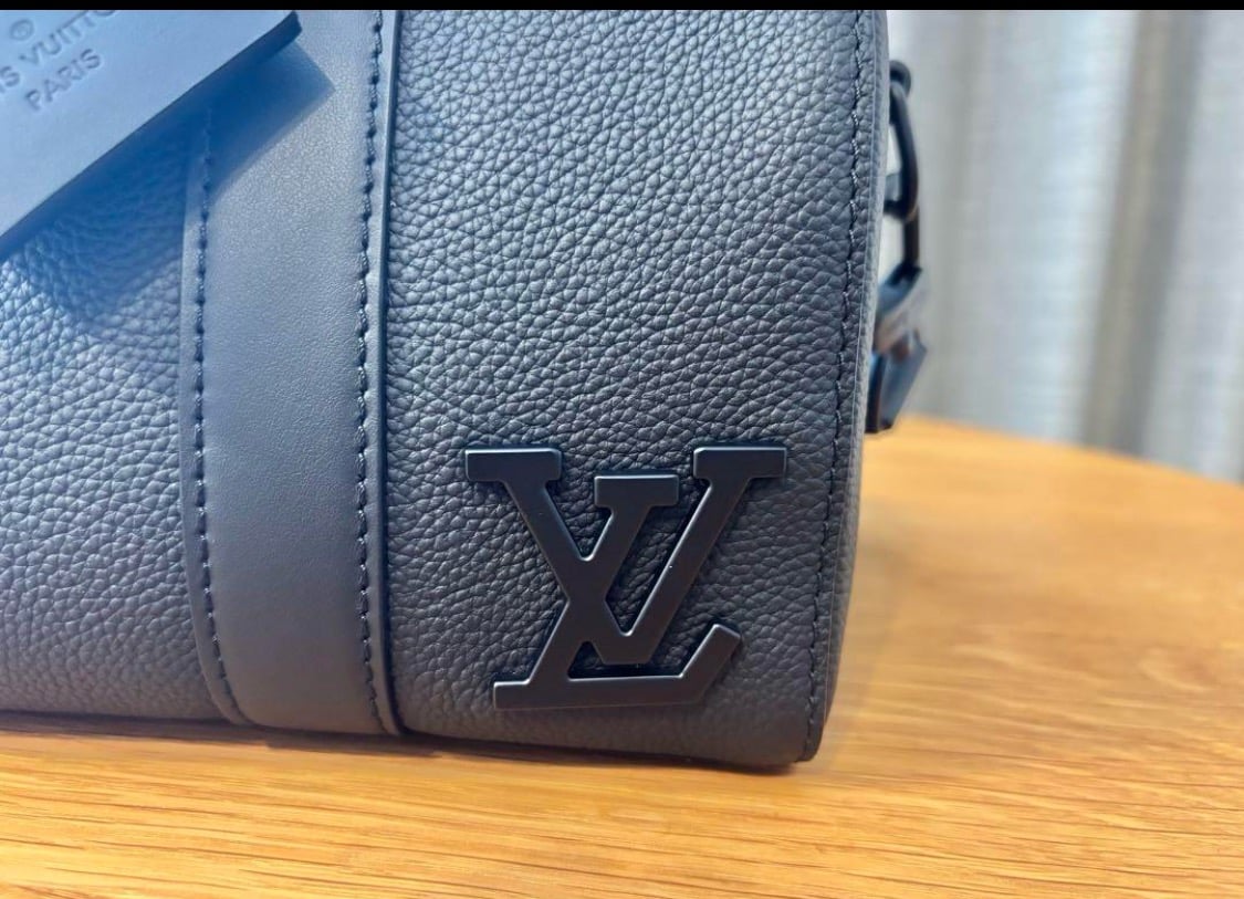 LOUIS VUITTON ルイヴィトン シティ キーポル アエログラム | ルイ
