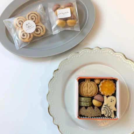 【10/12発送予定】ハロウィンクッキー缶と焼き菓子のセット