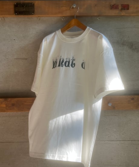 5942 「What a」TEE　(バニラホワイト)