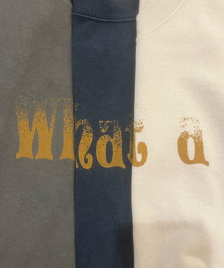 4411 「What a」TEE　(ストーングリーン)