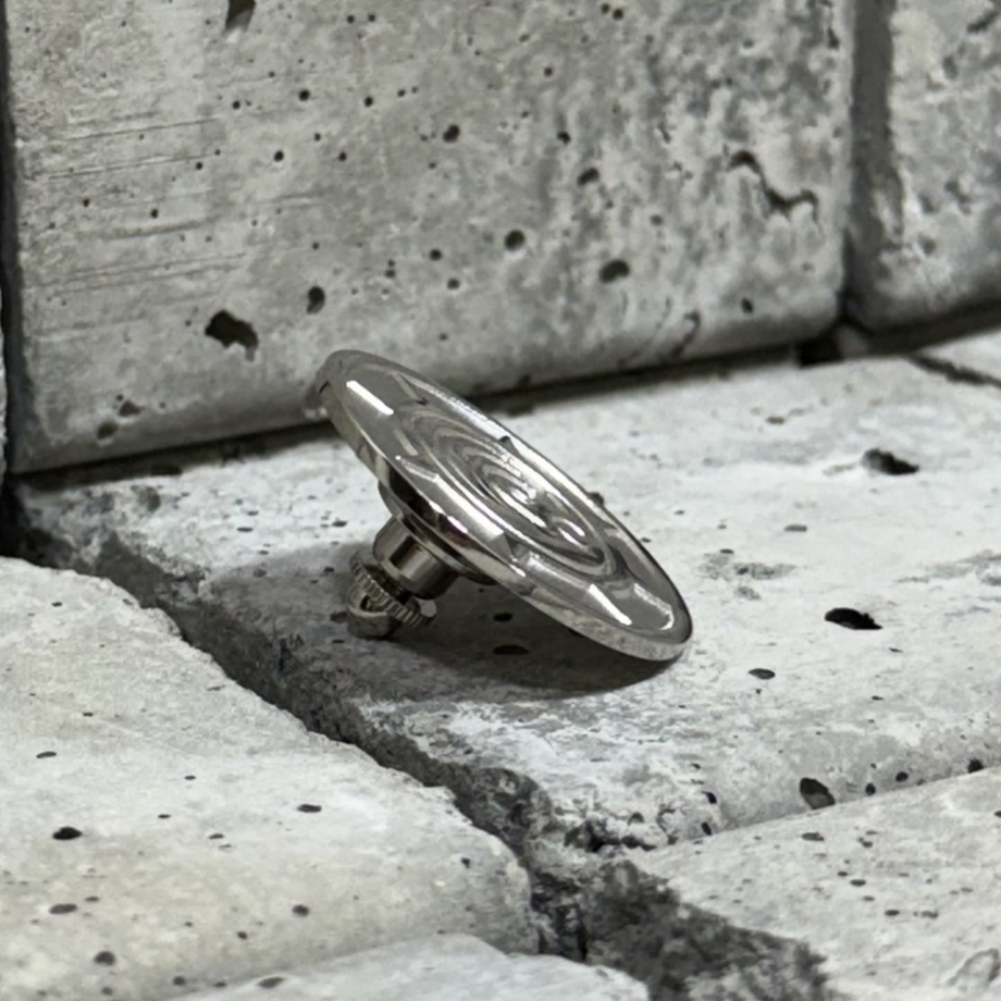 Janitor Emblem Pin - SILVE ガチアクタ 限定 LIMITED】 Janitor Emblem Pin - SILVER【限定】 | GCAKT