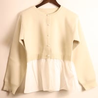 パールボタン切り替えデザインカーディガン