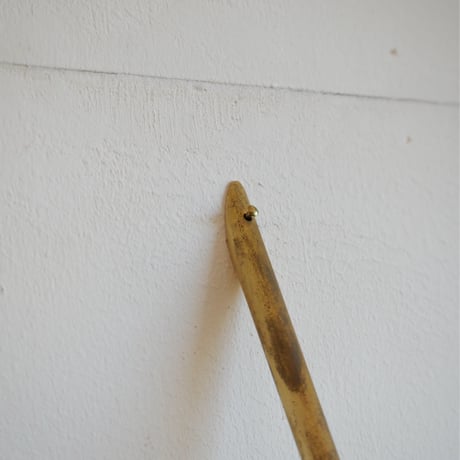 magical furniture   "One pole shelf"