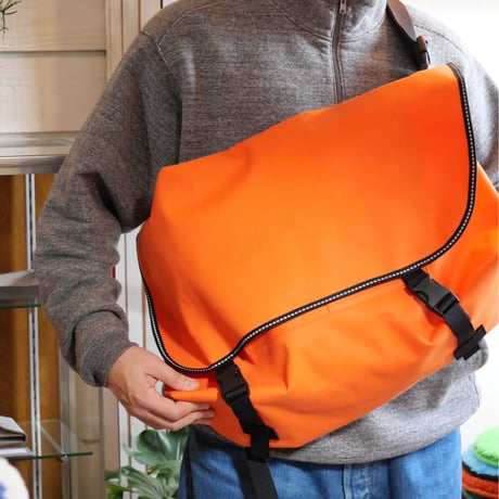 BLINK  "CANVAS MESSENGER BAG"