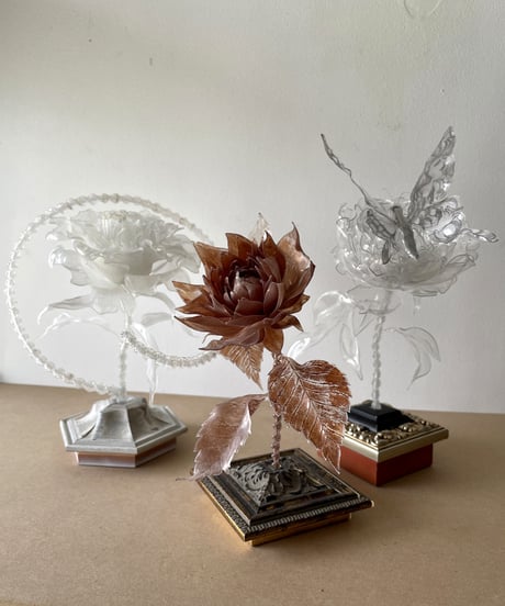 #1 - Art Flower｜陽の薔薇と蝶（台座）