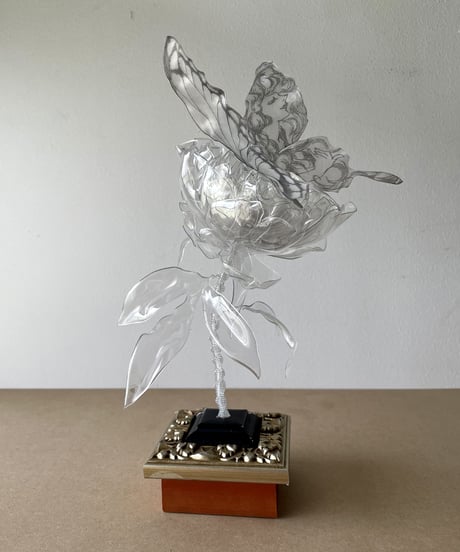 #1 - Art Flower｜陽の薔薇と蝶（台座）