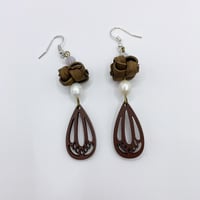 淡水パールと山ぶどうと木工細工のピアス