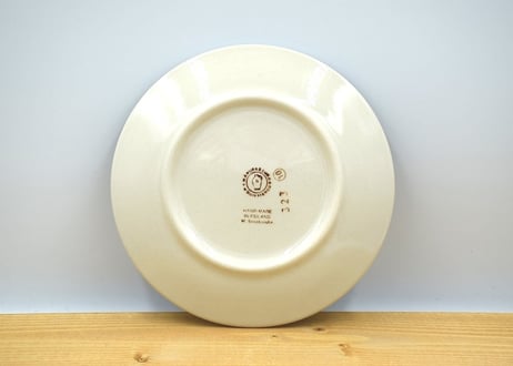 ポーランド食器（ポーリッシュポタリー）　丸皿１７ｃｍ　マヌファクトゥラ社『さくらんぼ　かわいい！！』